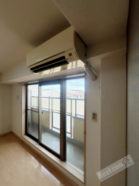 バルコニー　エアコン付き♪