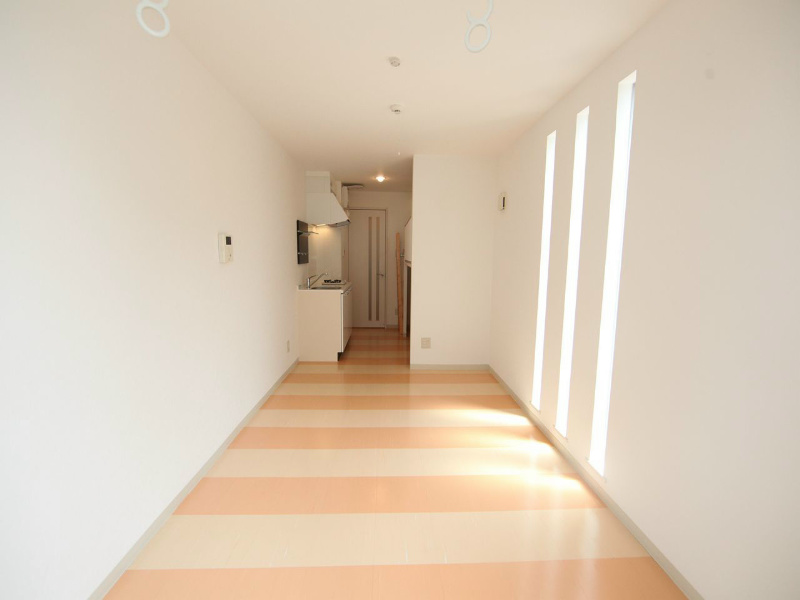 居室・リビング　洋室8.16帖　ロフト1.3帖　エアコン完備