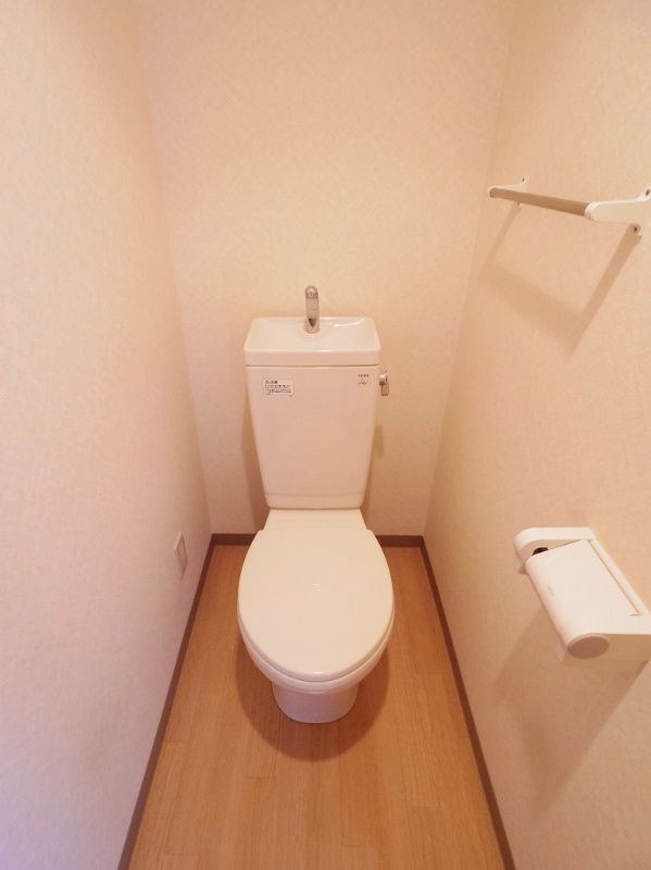 トイレ　※同仕様写真です