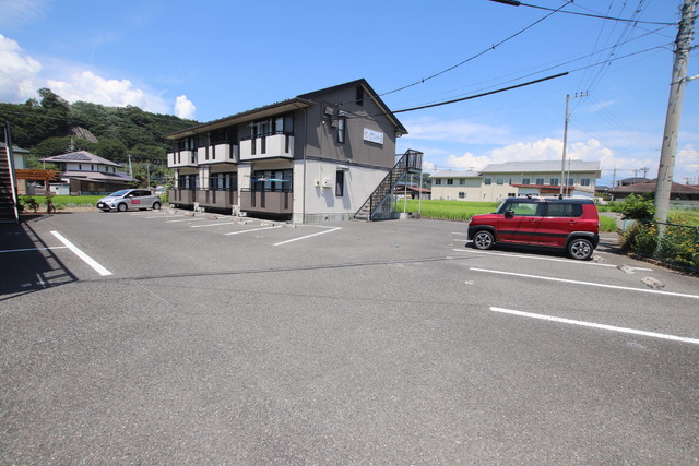 駐車場　敷地内駐車場