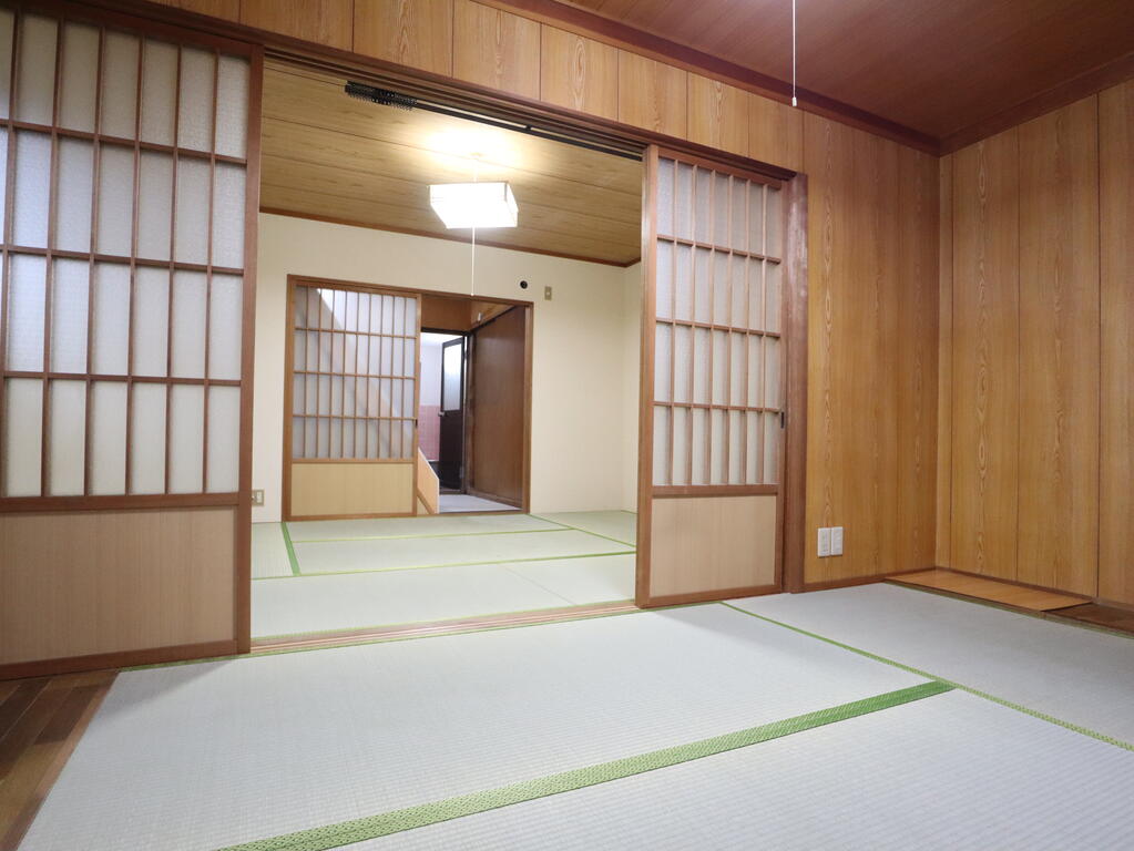 勝山北2丁目6番貸家の居間写真