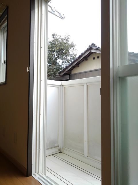 バルコニー　お洗濯にも便利なバルコニー付き