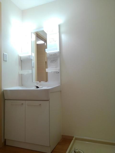 洗面設備　忙しい朝には欠かせない洗面所です