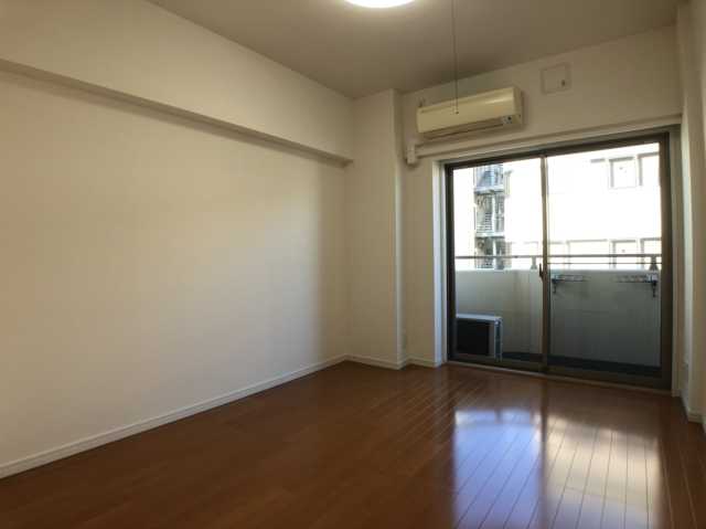 居室・リビング　南大塚パレス