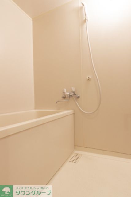 バス・シャワールーム　※写真は同タイプ住戸です。
