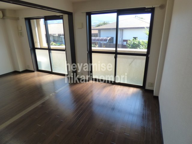 居室・リビング　写真は別号室