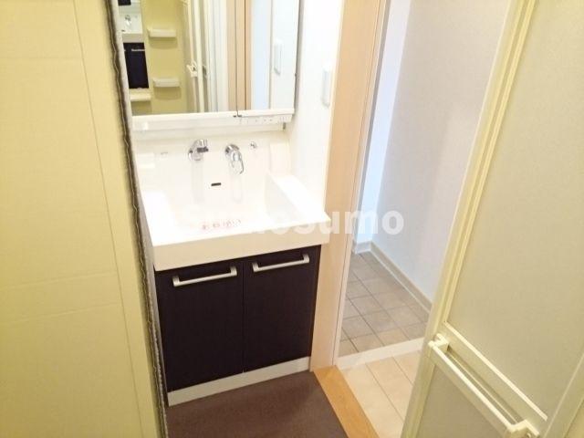 洗面設備　コンパクトで使いやすい洗面所