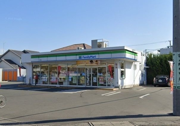 コンビニ　ファミリーマート子安店（コンビニ）まで657m