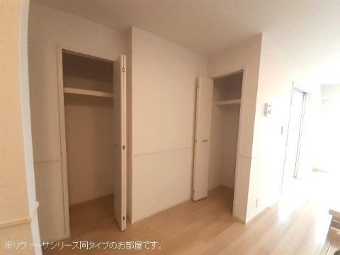 居室・リビング　室内