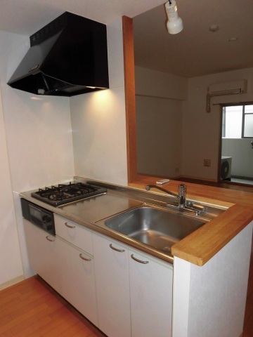 キッチン　使いやすいシステム　キッチンはガスコンロ2口でグリル付♪