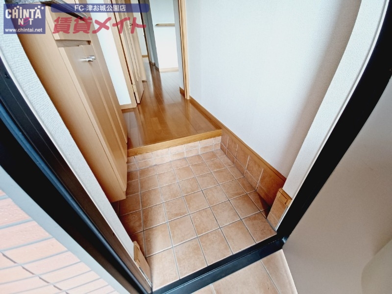 玄関　同型参考写真