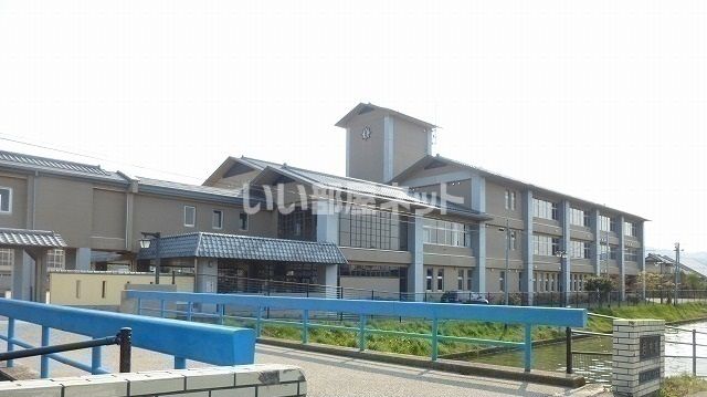 中学校　岩沼市立岩沼中学校（中学校）まで684m