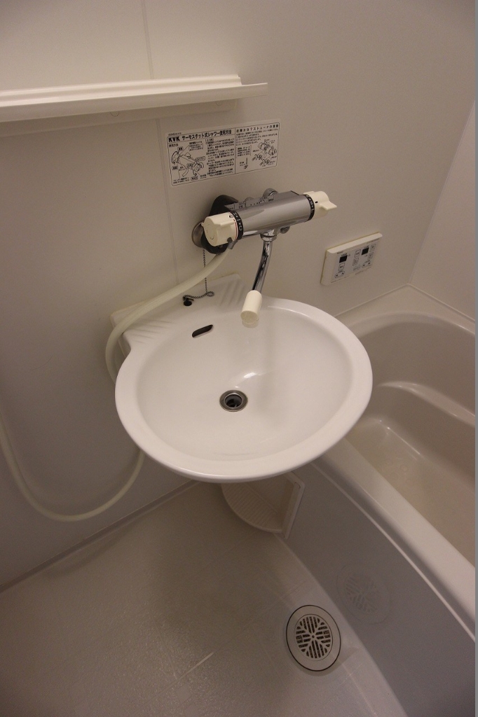 洗面設備　洗面台ももちろんありますよ。