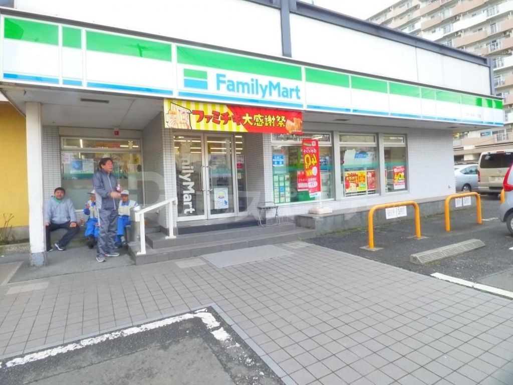 コンビニ　ファミリーマート江戸川船堀一丁目店（コンビニ）まで820m