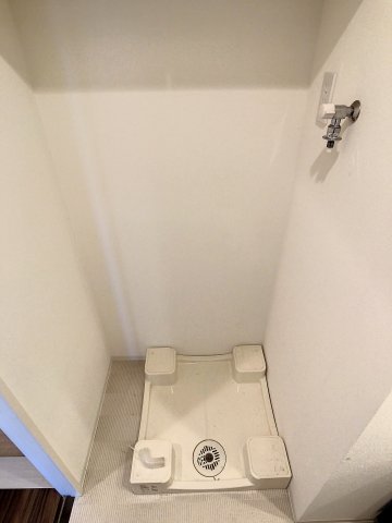 その他設備　防水パン付きの洗濯機置場