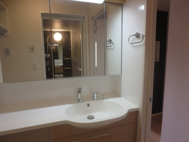 洗面設備　☆三面鏡洗面台☆