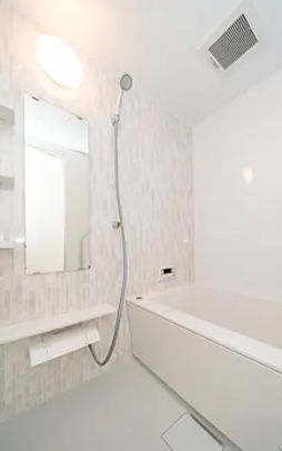 バス・シャワールーム　ゆったり過ごせるお風呂です