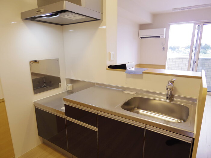 キッチン　対面キッチン（IH対応コンセント付き）