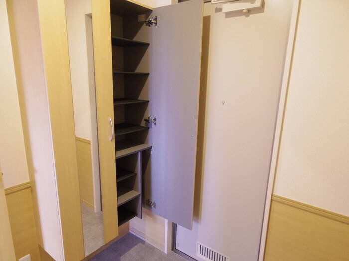 玄関　トールタイプシューズBOX(姿見鏡付)