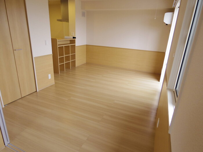 居室・リビング　リビング（エアコン・室内物干し付）