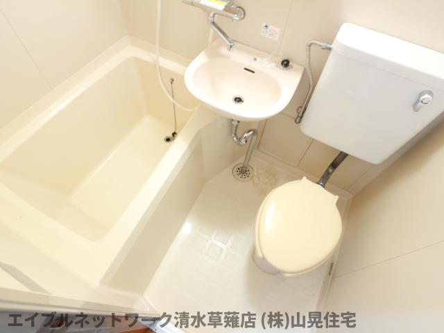 バス・シャワールーム　落ち着いた空間のお風呂です