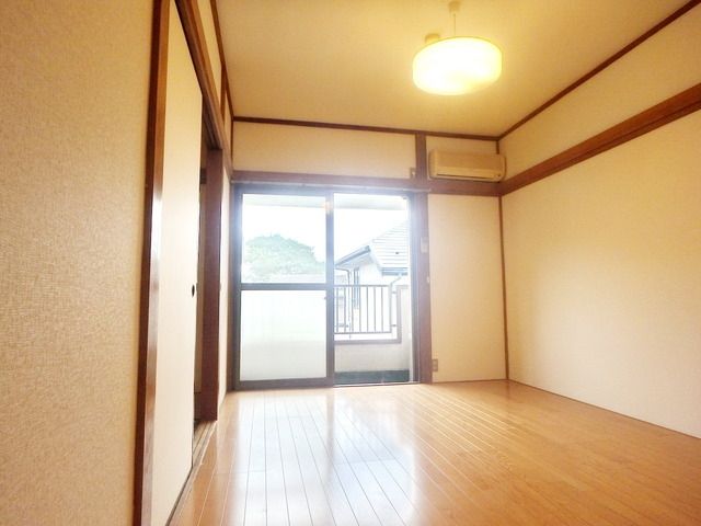 居室・リビング　★日当たり良好な居室★