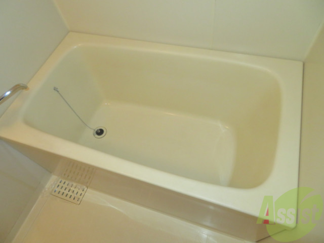 バス・シャワールーム　浴槽があるので、疲れた時はゆっくりと湯船につかりましょう。