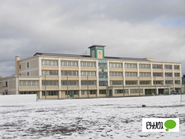 中学校　盛岡市立厨川中学校（中学校）まで846m