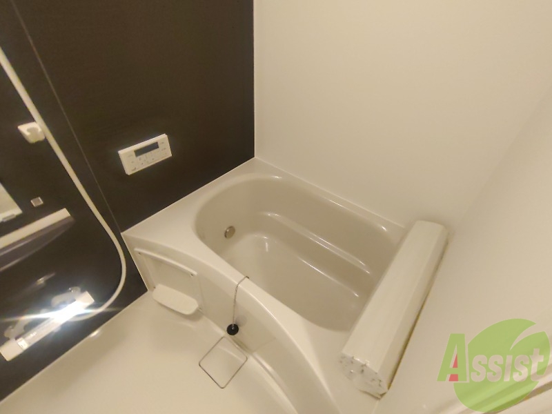 バス・シャワールーム　浴室は綺麗で追い焚きも付いて気持ちよくお過ごしいただけます。