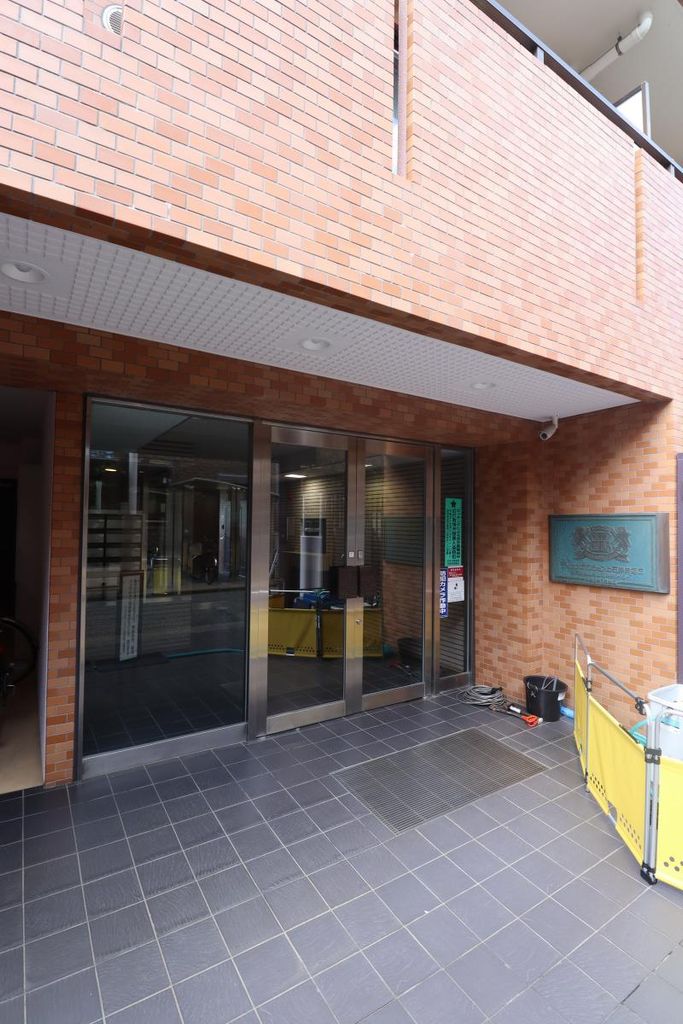 エントランス　エントランス