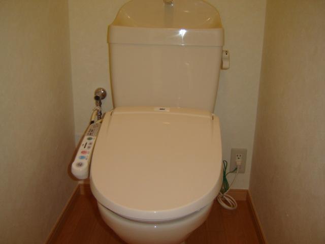 トイレ　温水洗浄便座