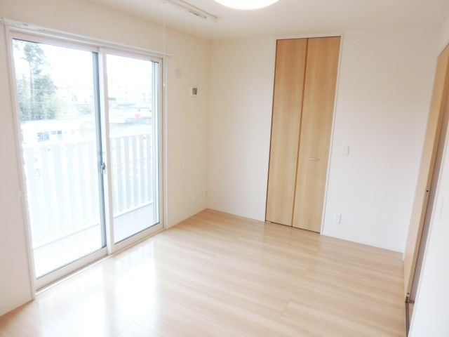 その他部屋・スペース　リビング横のお部屋です。