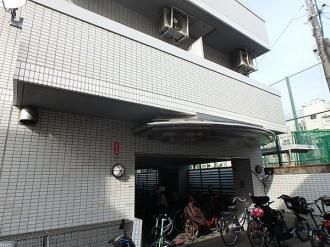 エントランス　ななハイツB　文京区本駒込２