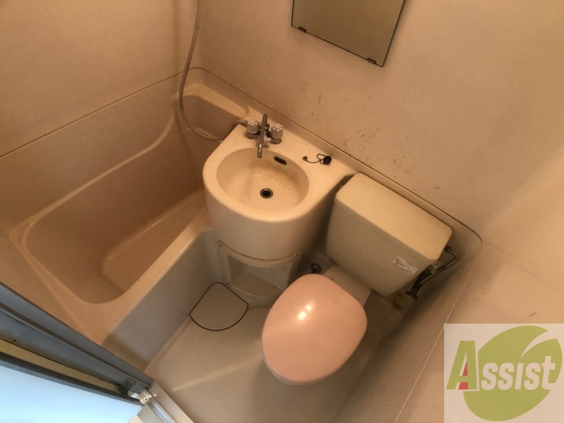 バス・シャワールーム　ユニットバスです。疲れを癒すのに欠かせませんね！