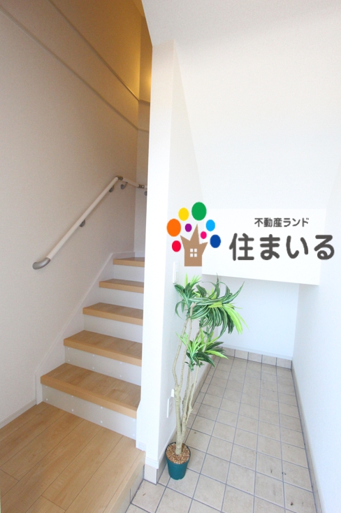 玄関　※写真は同型タイプとなります