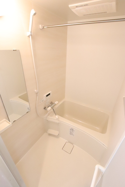 バス・シャワールーム　【他号室参考写真】追焚、浴室乾燥機ついてます。