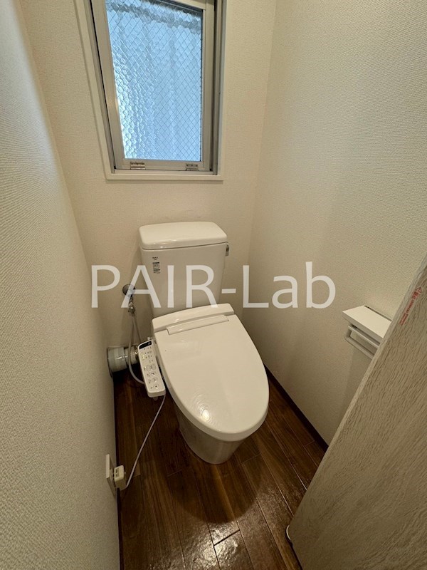 トイレ　同物件別部屋の参考写真です。(現況優先)