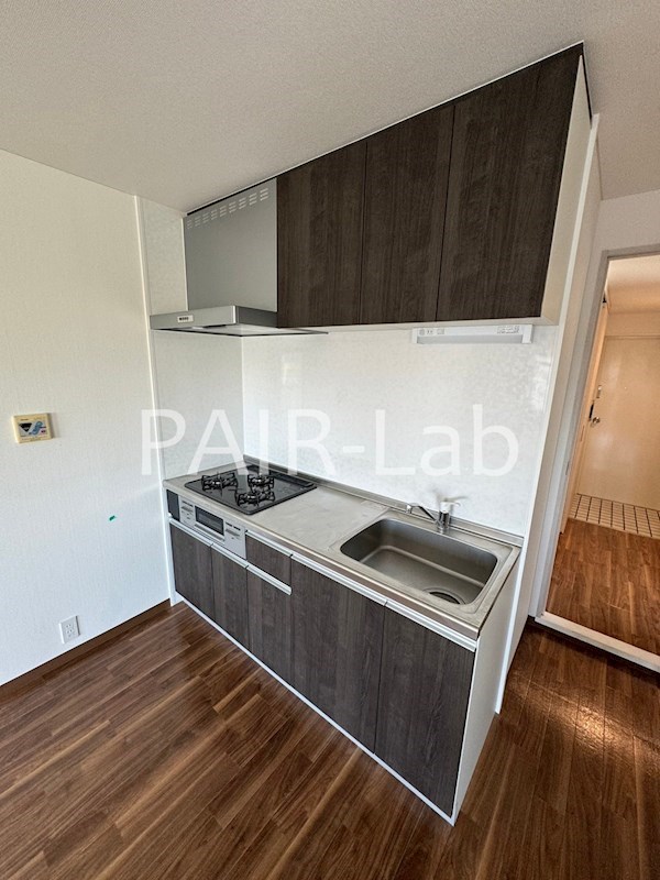 キッチン　同物件別部屋の参考写真です。(現況優先)