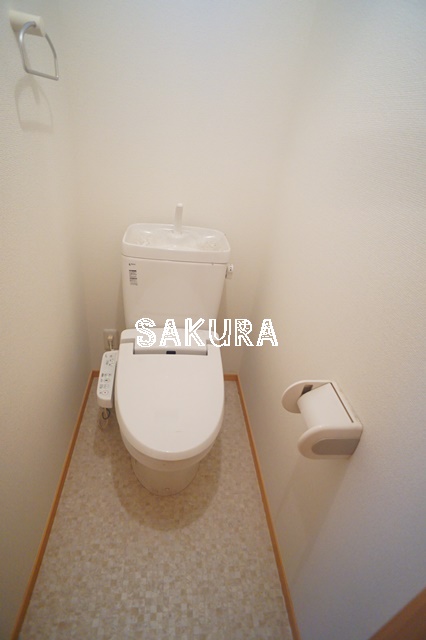 トイレ　嬉しい温水洗浄便座♪