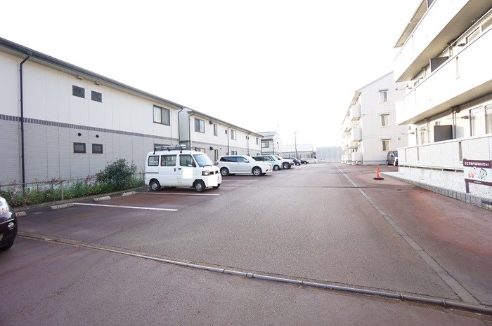 駐車場　敷地内駐車場