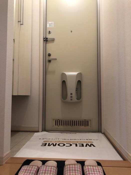 玄関　トールタイプのシューズボックス付き玄関