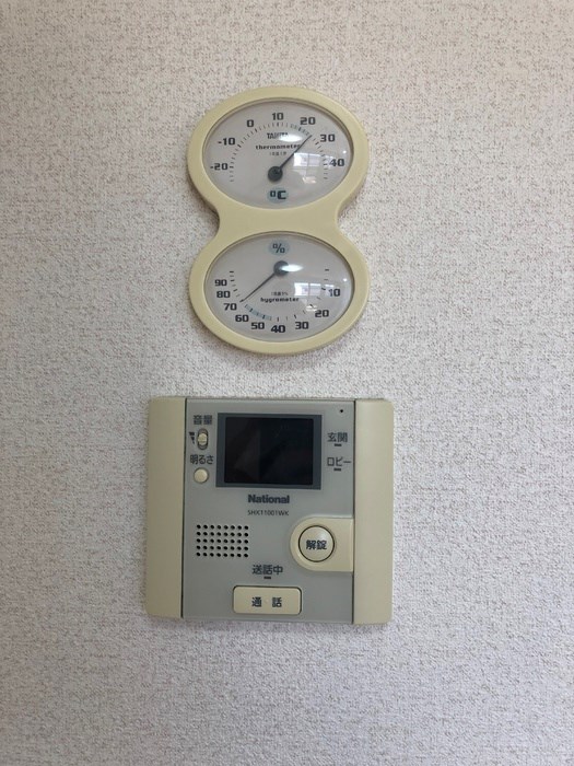 セキュリティ　モニター付きインターホン