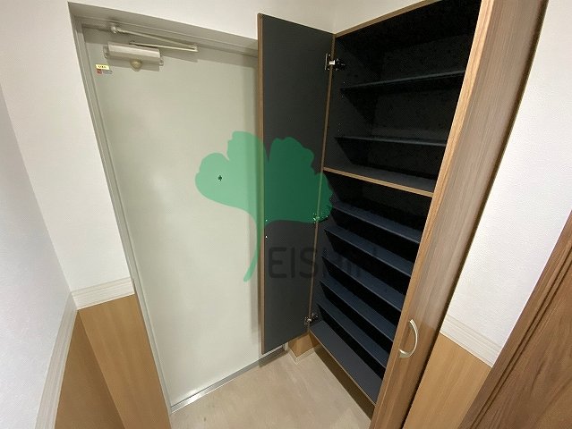 玄関　下駄箱もしっかりついてます！