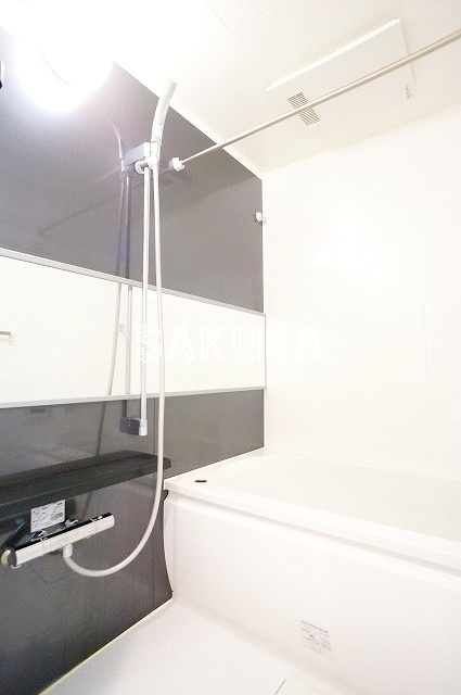 バス・シャワールーム　ご家族や長時間入浴に便利な追い炊き機能付きです♪