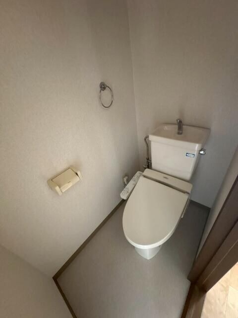 トイレ　（別タイプ参考写真）ドミール板橋本町　板橋区宮本町