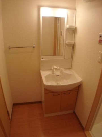 洗面設備　※別のお部屋の写真です