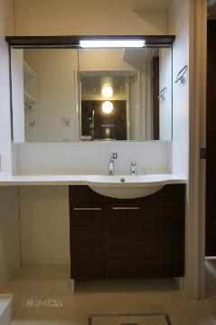 洗面設備　カウンター付洗髪洗面化粧台