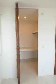 収納　ウォークインクローゼット