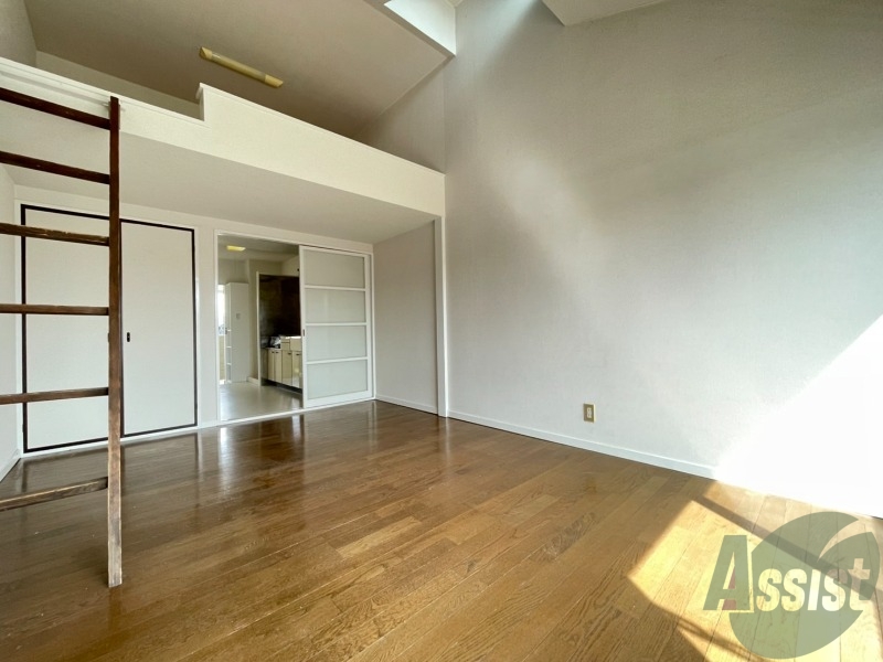 その他部屋・スペース　別の角度から洋室を撮影しました。清潔感のあるお部屋です。