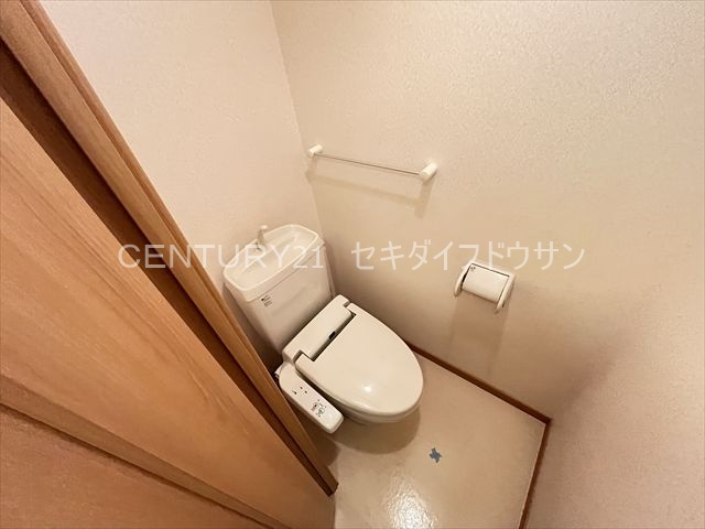 トイレ　温水洗浄便座